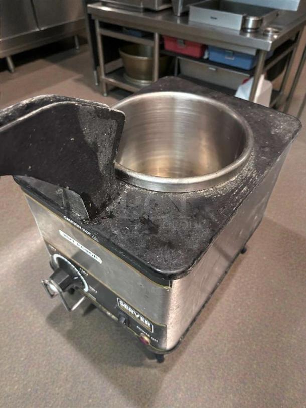 Server Products FSPW-SS hot fudge warmer, 120V, in superior condition with single well, fully tested and working.