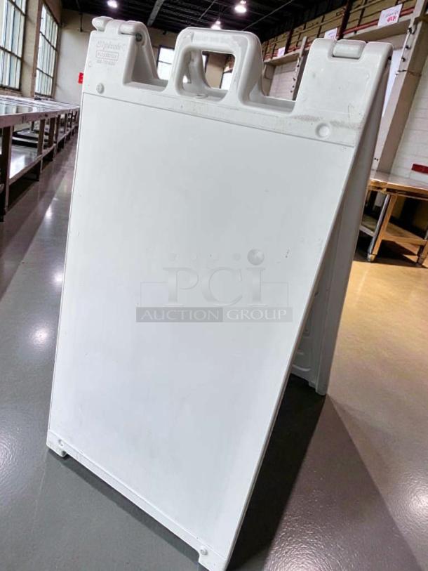 Signicade Classic A-Frame sidewalk sign in outstanding condition, white plastic. Fully tested, ready for use.