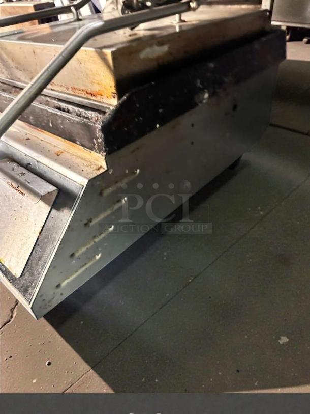 Star Pro-Max countertop panini press, Model Pro-Max, 120v, very good condition, fully tested and working.