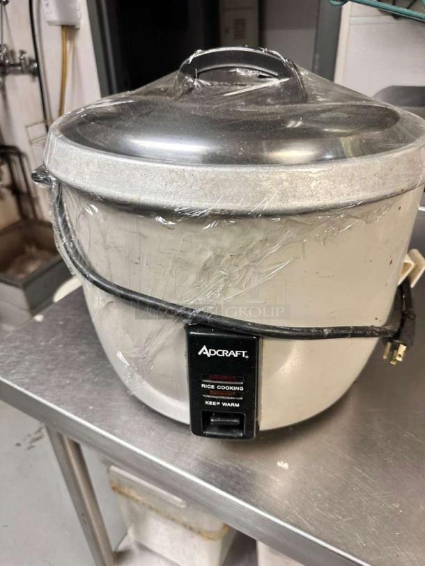 Adcraft commercial rice cooker in outstanding condition, 120v. Features rice cooking and keep warm functions. Fully tested.