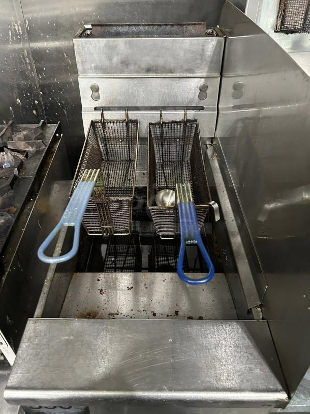 Pitco SG14-S stainless steel floor fryer, 40–50 lb, natural gas, 110,000 BTU, outstanding condition, fully tested.