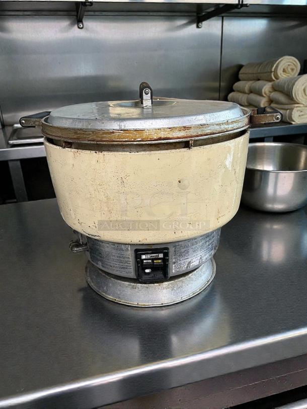Rinnai RER-55AS-N gas rice cooker, superb condition, metallic finish, commercial grade, fully tested and working.