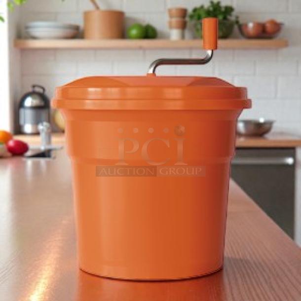 Dynamic E002 SD92 manual salad spinner in orange, tested, working, refined condition, with hand crank.