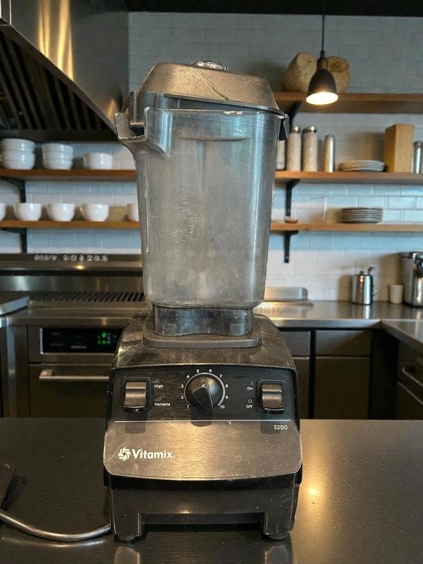 Vitamix VM0197 Explorian Blender, professional-grade, 48 oz. container, black finish, tested, working, premium condition.