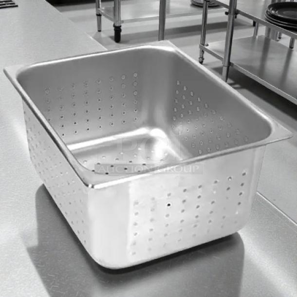 Thunder Group STPA3124PF 1/2 size perforated steam table pan, 4" deep, immaculate condition, fully tested.