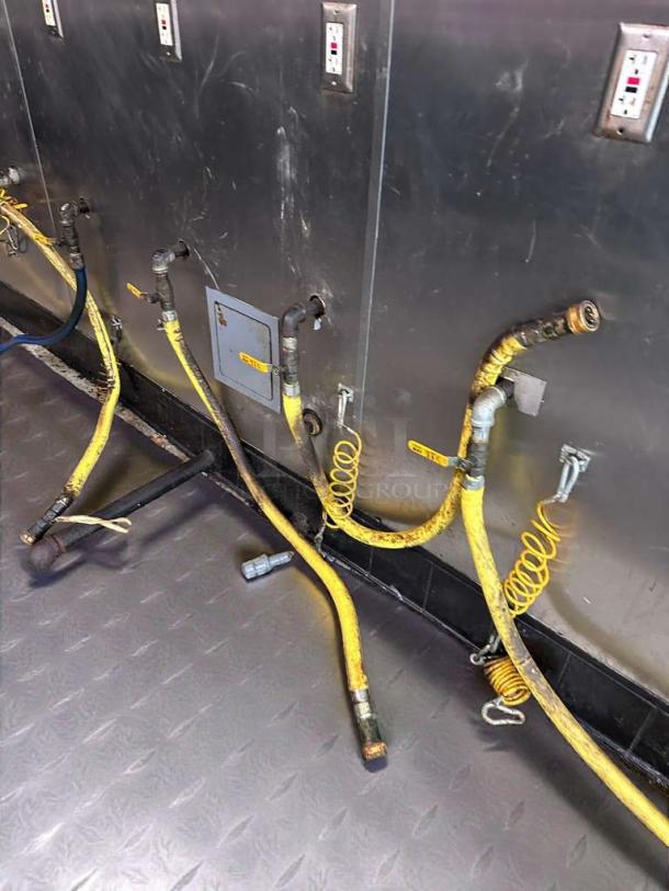 Lot of 7 commercial gas hoses with quick disconnects, pristine condition, fully inspected, assorted make.