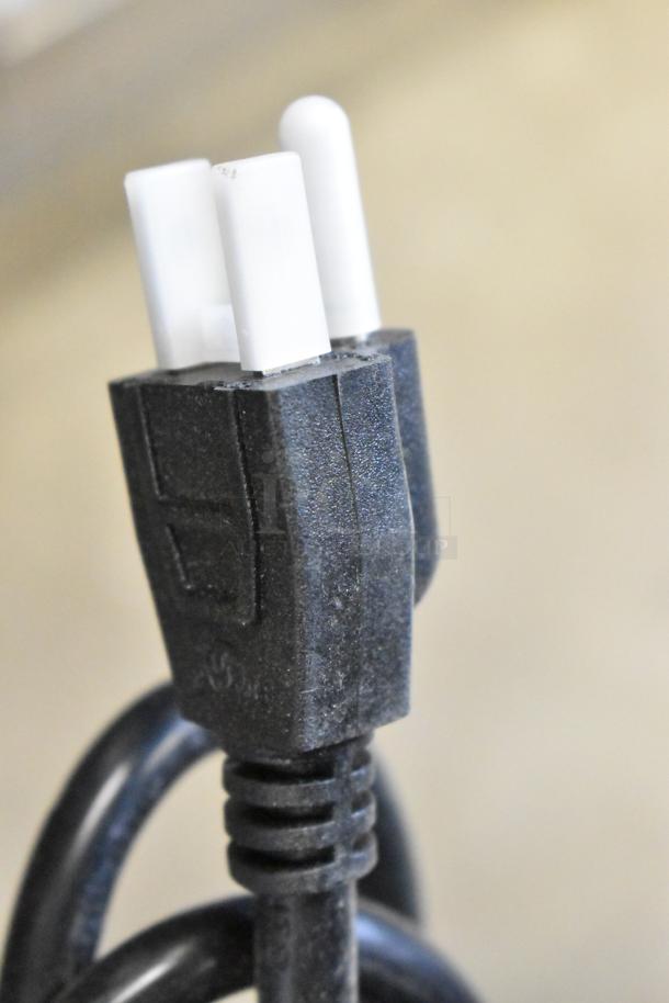 Three-prong electrical plug for ServIt 423EST2WSPB electric steam table, 120V, brand new condition.