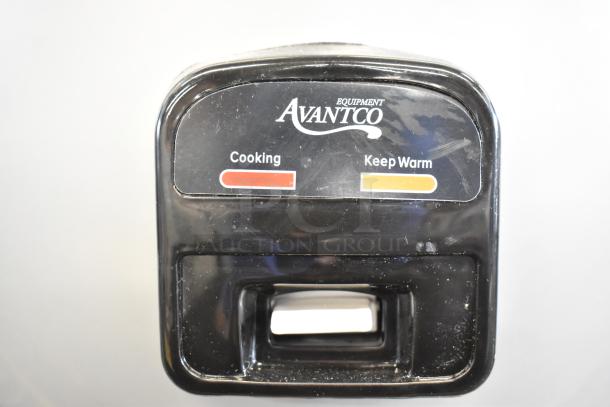 Avantco 177RCB124 stainless steel rice cooker, scratch and dent, 124 cup capacity, cooking and keep warm indicators visible.