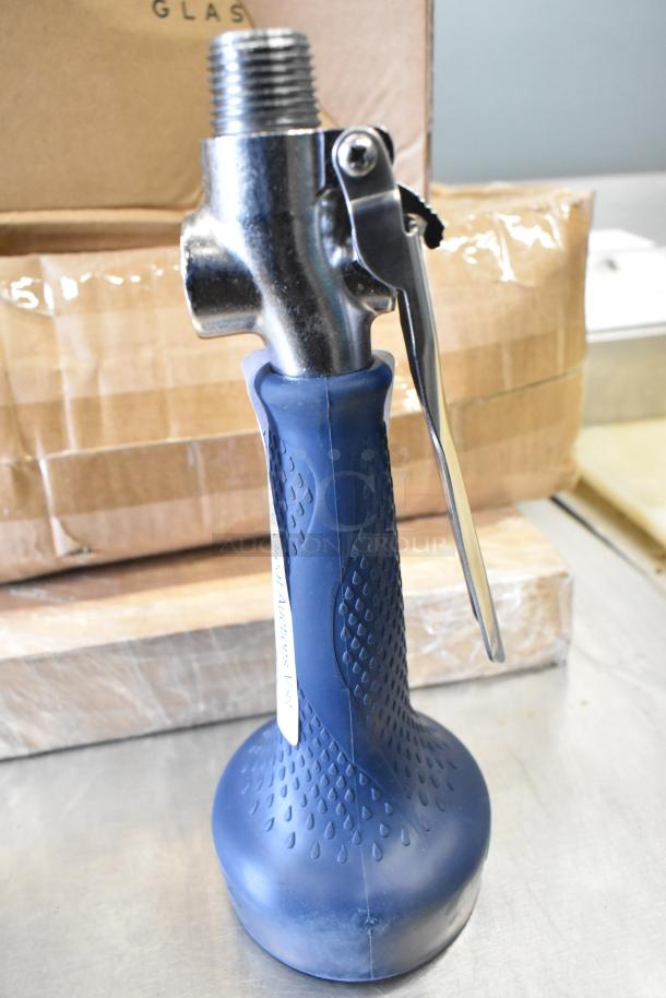 Brand new spray nozzle attachment head, blue grip handle, scratch and dent. Includes 82266 MM24179A unit.