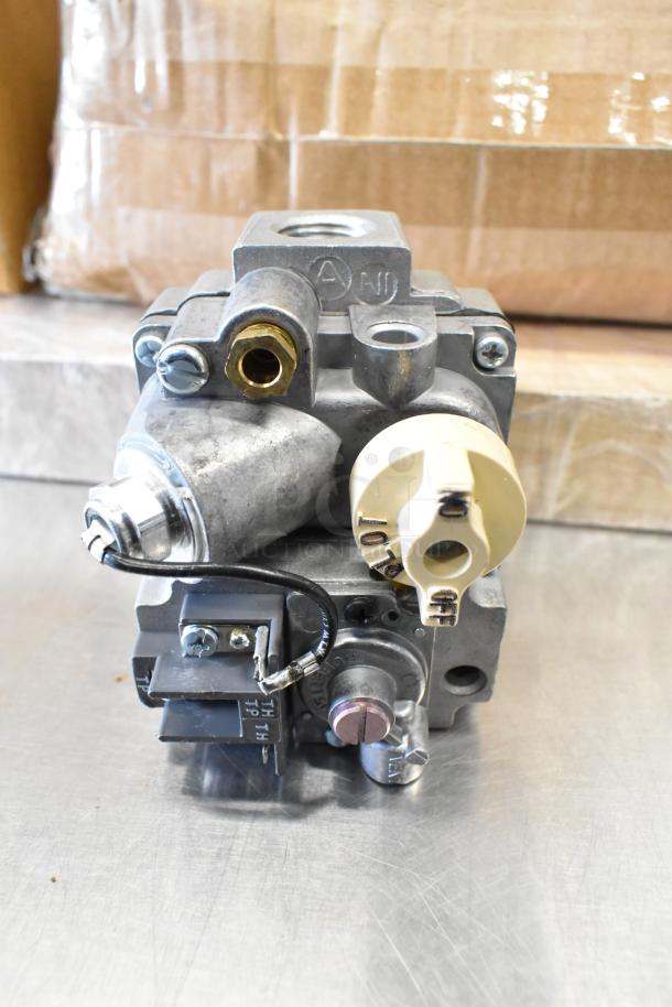 Brand new spray nozzle attachment head and 82266 MM24179A unit, scratch and dent condition. Auction item, two times your bid.