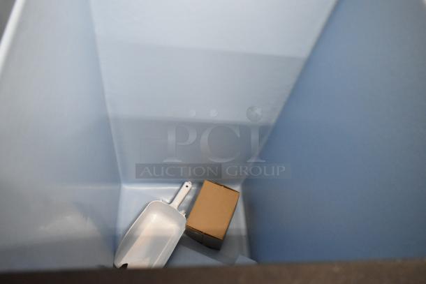 Brand new Avantco 194BIN40022 stainless steel ice storage bin, 22", 383 lb capacity, includes a plastic scoop.