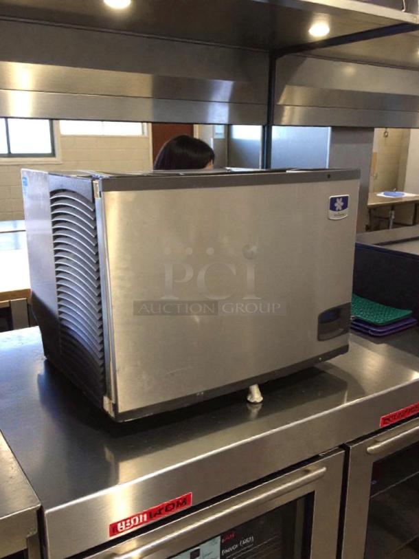 Pristine Manitowoc IY0504A-161 commercial ice maker, 115V, single phase, tested and working, excellent condition.