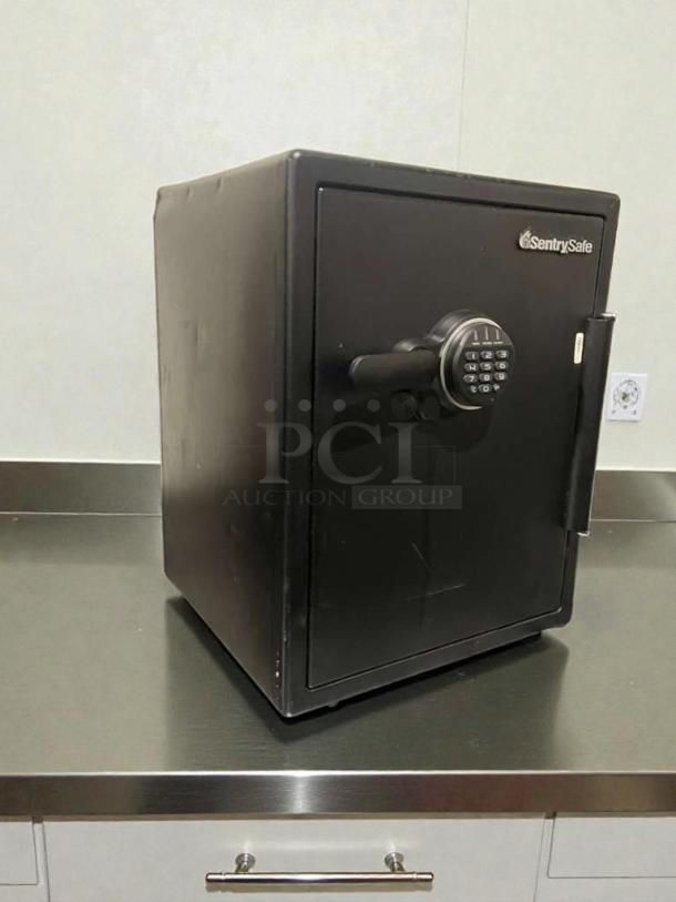 SentrySafe electronic digital safe, polished condition, fully tested and working. Model SEN-S-SAFE-0071, keypad entry.
