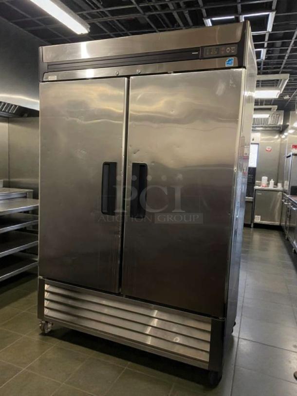 True R49-S Commercial Reach-In Refrigerator in immaculate condition, stainless steel, 115V, single phase, fully tested, True Manufacturing Co.