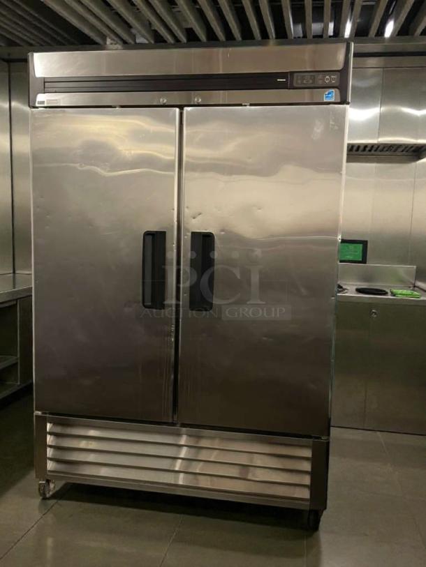 True R49-S Commercial Refrigerator, stainless steel, immaculate condition, 115V single phase, fully tested and working.