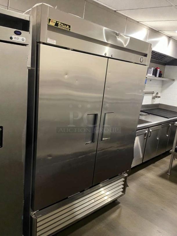 True Commercial Refrigerator R49-S, premium condition, dual doors, stainless steel, 115V, tested and working, True label visible.