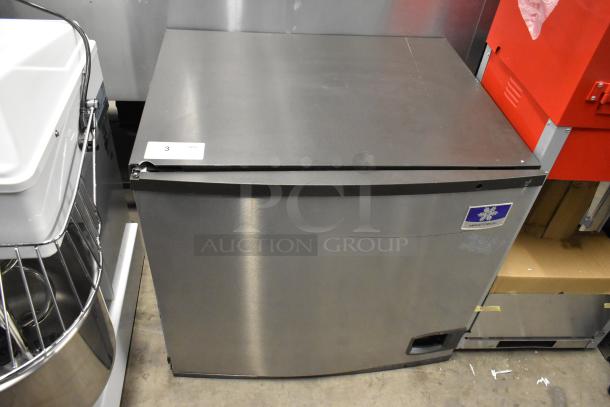 Brand new Manitowoc IDT0900A-261 ice machine, stainless steel, scratch and dent, 851 lbs capacity, 208-230V, 1 phase.