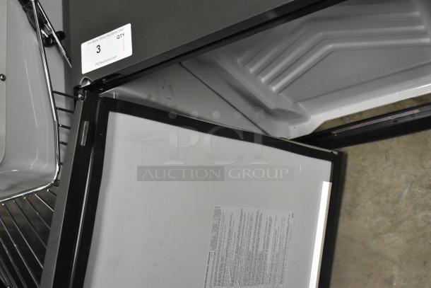 2025 Manitowoc IDT0900A-261 Stainless Steel Ice Machine, scratch and dent condition, commercial-grade, 851 lb./day capacity.