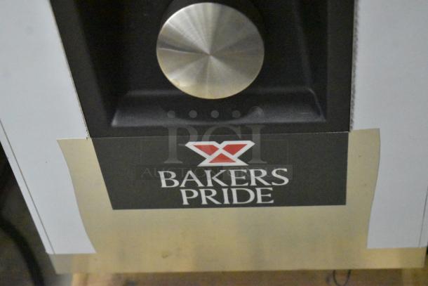 BRAND NEW Bakers Pride AEHE061R stainless steel commercial combi convection oven, 208V, 3 Phase, scratch and dent condition.