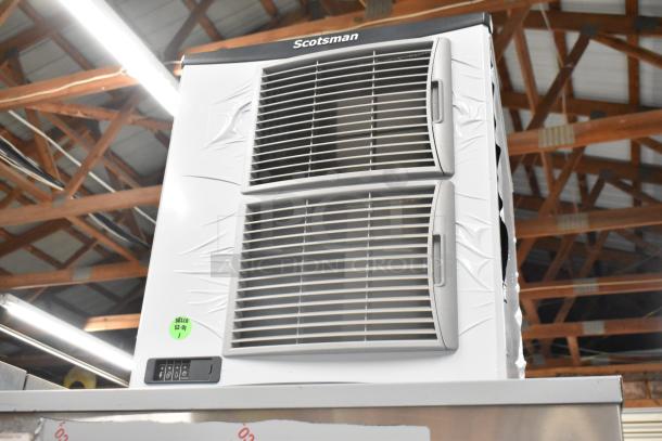 BRAND NEW Scotsman FS1222A-32B Ice Head on stainless steel bin with LQ1BASE stand. Scratch and dent condition. 208/230V, 1 Phase.