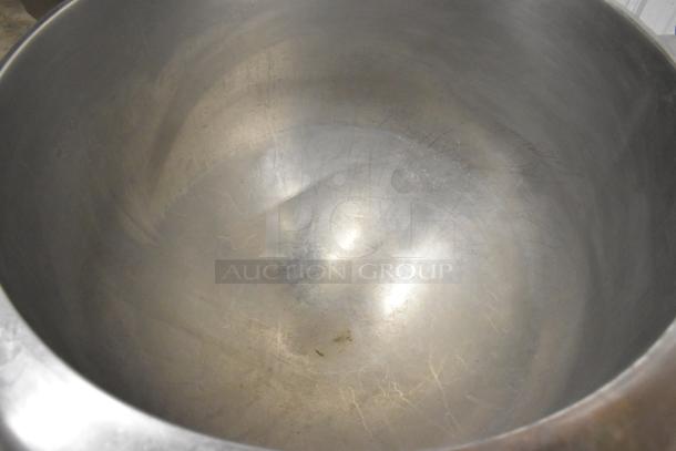 Groen DEE/4-40 stainless steel 40-gallon tilting steam kettle, manual tilt, 480V, 3-phase, interior view, used condition.