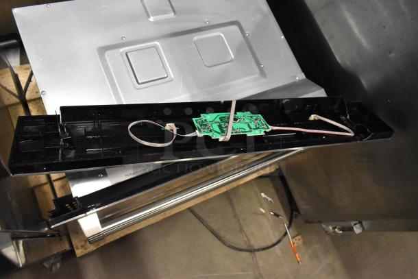 KoolMore KM-CWO30-SS 30" stainless steel microwave, convection oven, air fryer, new scratch and dent, 1.6 cu. ft., 120V.