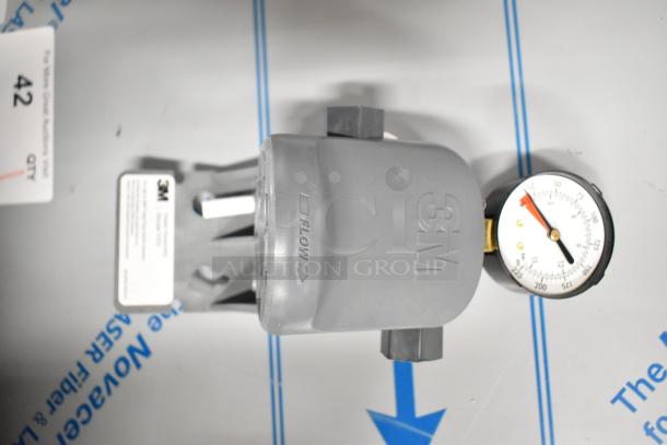 3M VH3 Head Assembly, brand new scratch and dent, includes pressure gauge, visible 3M logo, identifies flow direction.