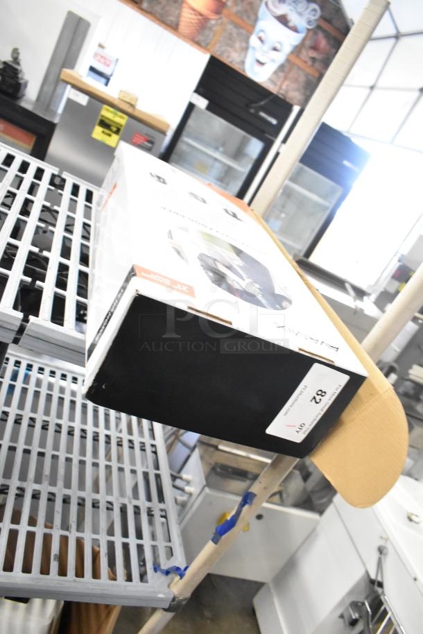 Brand new AvaMix 928IBHD21 21" immersion blender box with visible scratch and dent. 1 1/4 hp, 120V, 1 phase.