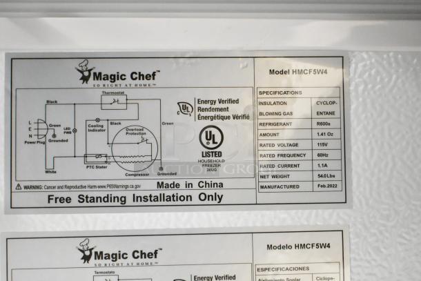 Magic Chef HMCF5W4 metal chest freezer with hinge lid, 115V, 1 phase. Features include UL listing, R600a refrigerant. Made in China.