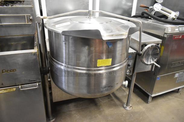 Cleveland KGL-40-T stainless steel 40-gallon steam kettle, natural gas, 140,000 BTU, floor style. Durable, ideal for commercial use.