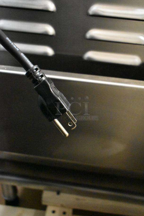 Brand new Somerset CDR-250 stainless steel dough moulder. Features 115V plug, scratch and dent condition, suitable for 6-20" loaves.