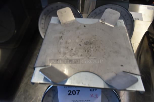 Three metal countertop scales with visible wear. Auction label reads "207, QTY x3" indicating lot quantity.