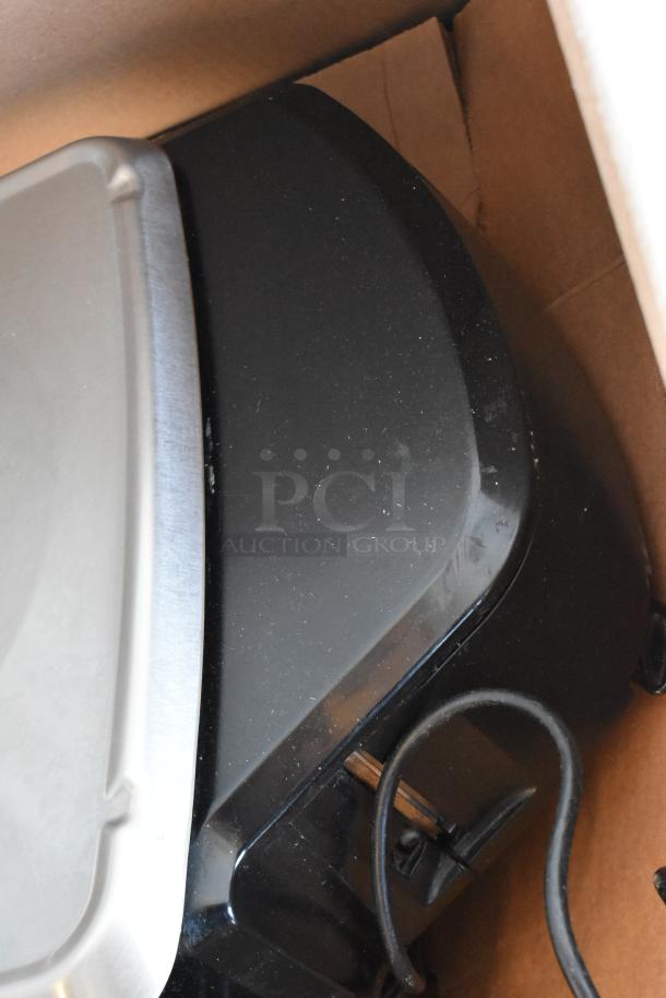 2017 Hobart HTi-7LH26 commercial countertop food portioning scale, metal, 120/208-240V, tested and working condition.