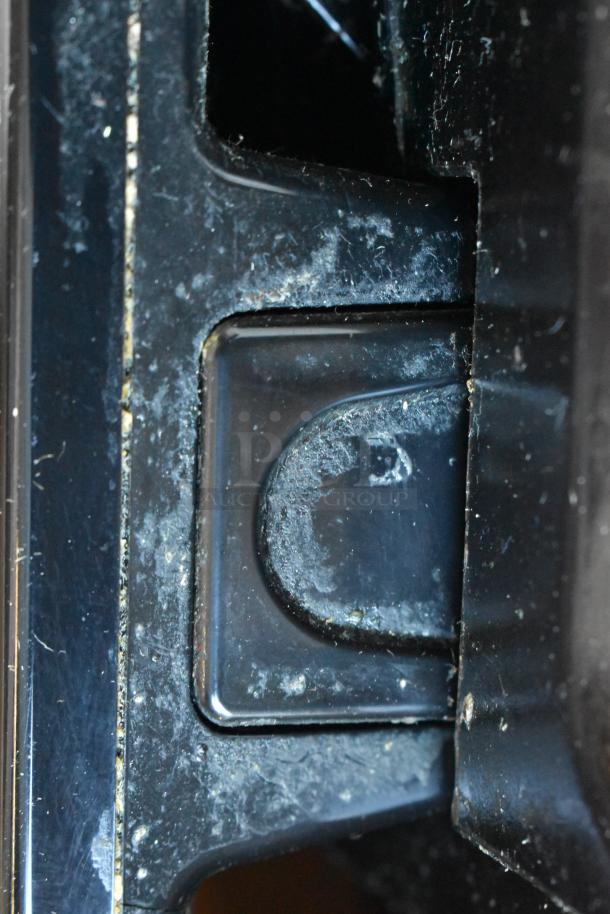 2017 Hobart HTi-7LH26 metal commercial scale, tested, working, minor wear. Suitable for countertop use, 120/208-240V, 1 phase.