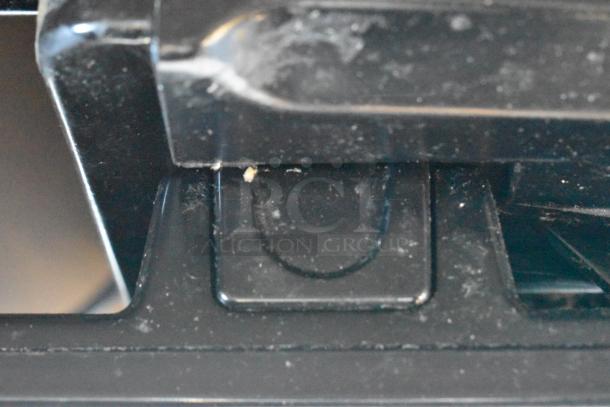 2017 Hobart HTi-7LH26 metal countertop food portioning scale, tested and working. Uses 120/208-240 volts, 1 phase.