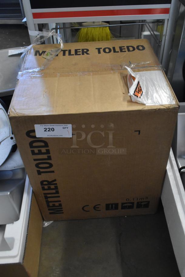 Original box with Freshway T Scale, Mettler Toledo branding visible, sealed with tape, auction label showing item number 220.