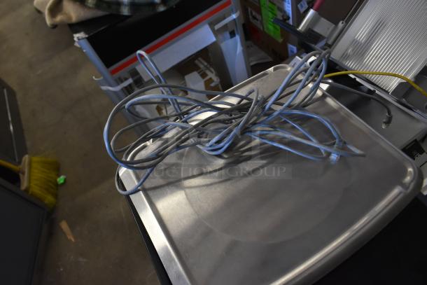 2016 Hobart HTi-LH metal commercial scale; missing power cord; 120/208-240 volts, 1 phase; untested.