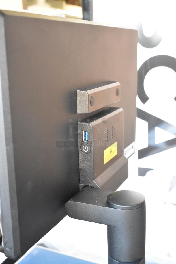 IN ORIGINAL BOX! Mettler Toledo FreshWay Scale, excellent condition, includes power and USB ports, with factory labeling.