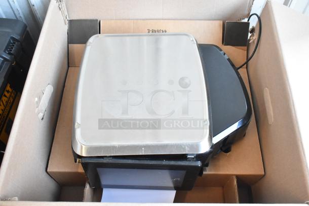 2017 Hobart HTi-7LH26 metal commercial countertop food portioning scale in box. Tested and working condition.