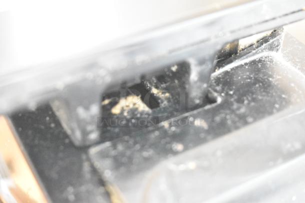 2017 Hobart HTi-7LH26 metal food portioning scale, tested and working. 120/208-240V, 1 Phase. Visible wear on surface.