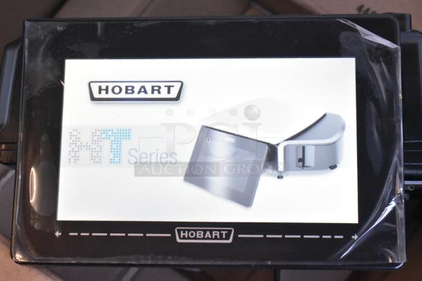 Hobart HTi-7LH4W commercial countertop food scale, tested, working; 120/208-240V, 1 phase; brand and model displayed.