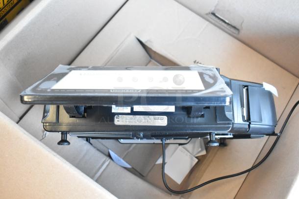 Hobart HTi-7LH4W countertop food portioning scale, commercial-grade, tested and working, 120/208-240V, 1 phase.