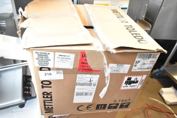 Mettler Toledo AM-5545 Commercial Food Scale in original box, tested and working, 100-240V, 1 phase.