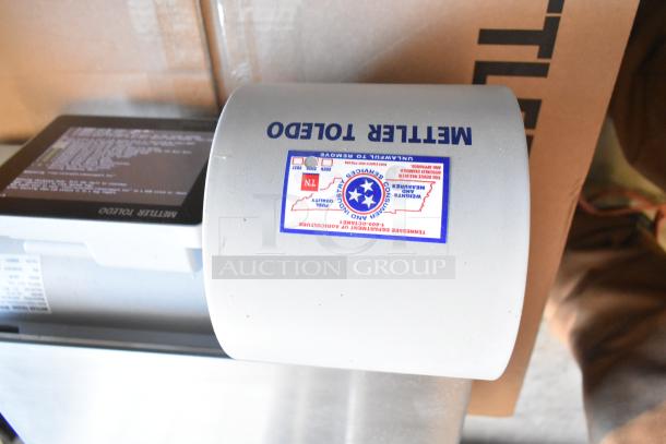 Mettler Toledo AM-5545 countertop scale. Tested, working, with registration tag. 100-240 Volts, 1 Phase.