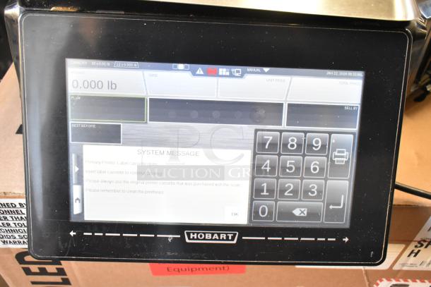 2017 Hobart HTi-7LH26 commercial food scale, tested, working; digital display, keypad, 120/208-240V, 1 phase.