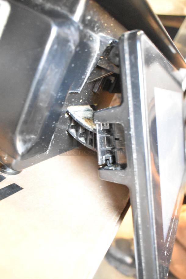 2017 Hobart HTi-7LH26 metal commercial countertop scale, close-up of control panel area. Tested and working.