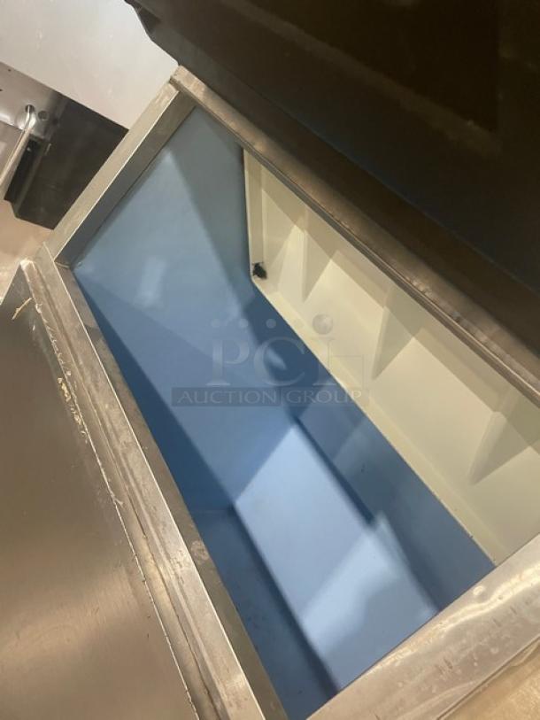 Hoshizaki KM-515MAH/B-500PF ice machine, stainless steel, electric, air-cooled, open bin, on legs, model SN C10951G/C53425F.