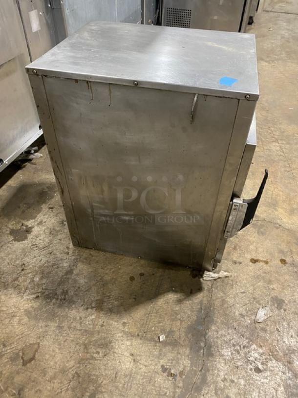 Alto-Shaam 500-S stainless steel mobile heated holding cabinet, 2018 model, with 6-pan capacity, built-in pan holding, on casters.