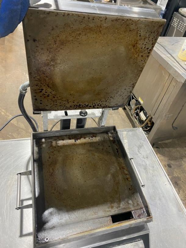 Star Pro Max GR14B stainless steel 14" panini press with dual-sided smooth plate, used condition, model SN: GS140910A0042.