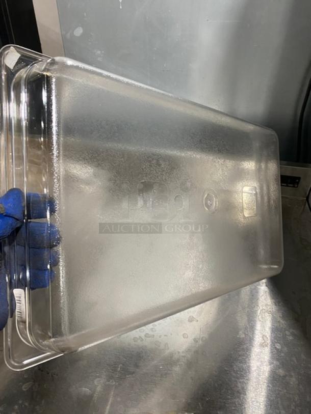 NEW Cambro clear polycarbonate full-size food pan, 2.5" deep, commercial-grade. Markings indicate brand and size.